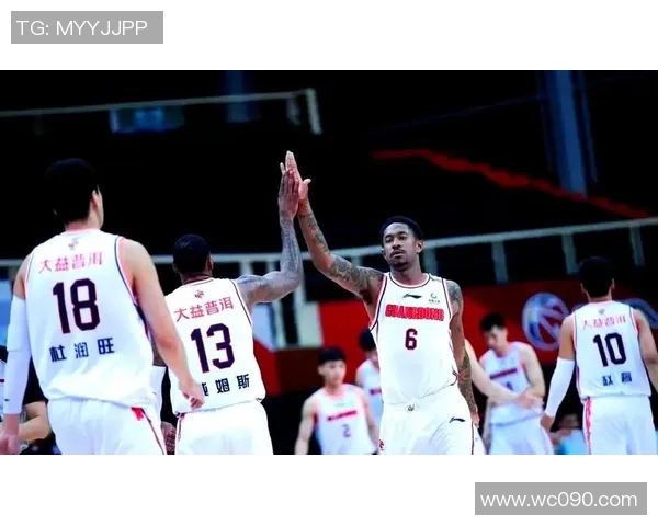 马尚布鲁克斯的篮球之路：从新秀到联盟明星的奋斗历程